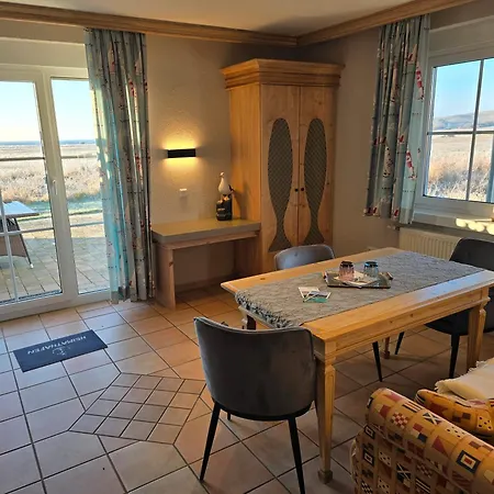 Taun Hoevt Апартаменты