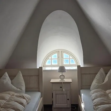 Taun Hoevt Gross Zicker